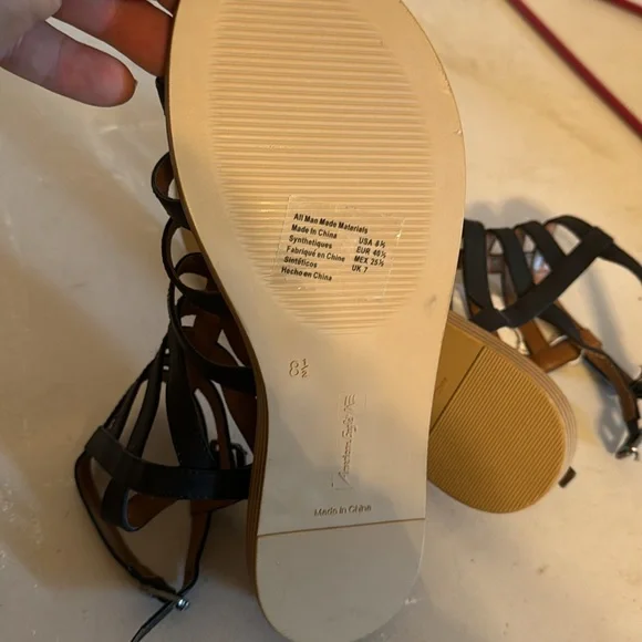 Women’s American Eagle Sandals size 8 1/2 Brown and Black - Picture 6 of 7